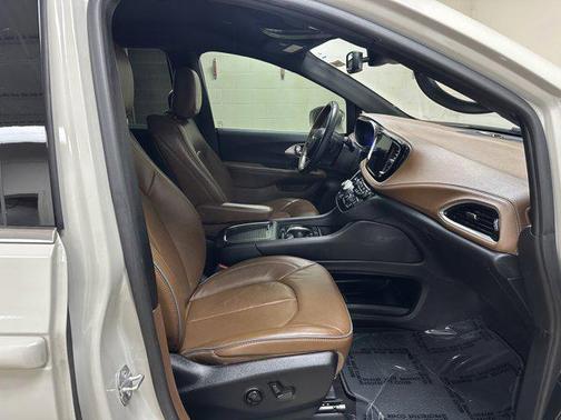 2021 Chrysler Pacifica Hybrid Limited