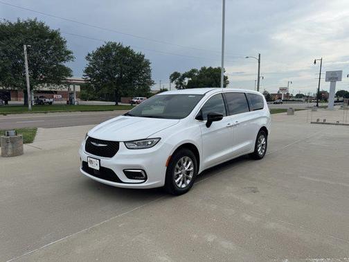 2025 Chrysler Pacifica L