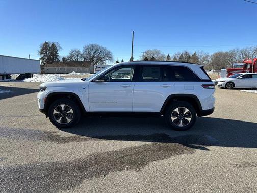 2022 Jeep Grand Cherokee 4xe Base
