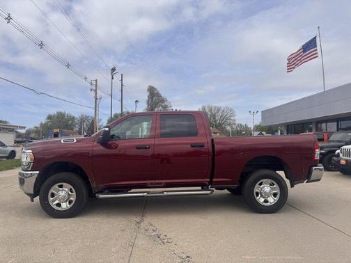 2024 RAM 2500 Tradesman Crew Cab 4x4 6'4' Box