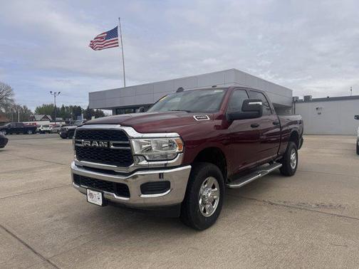 2024 RAM 2500 Tradesman Crew Cab 4x4 6'4' Box
