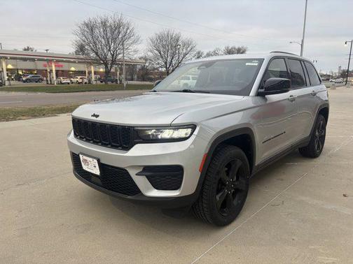 2022 Jeep Grand Cherokee Altitude