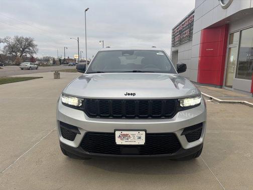2022 Jeep Grand Cherokee Altitude