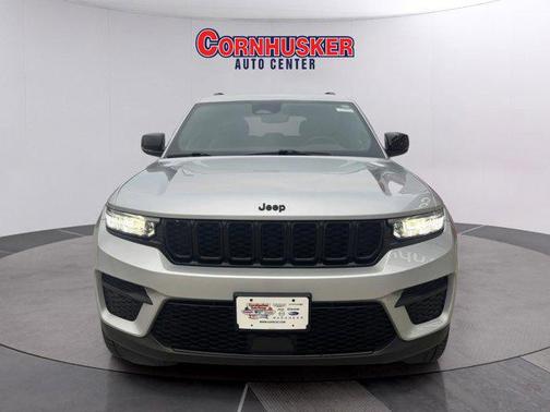 2022 Jeep Grand Cherokee Altitude