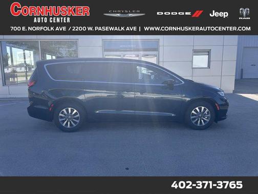 2025 Chrysler Pacifica Hybrid Select