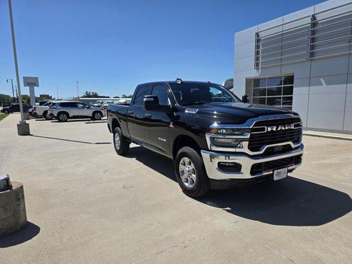 2025 RAM 2500 Big Horn Crew Cab 4x4 6'4' Box