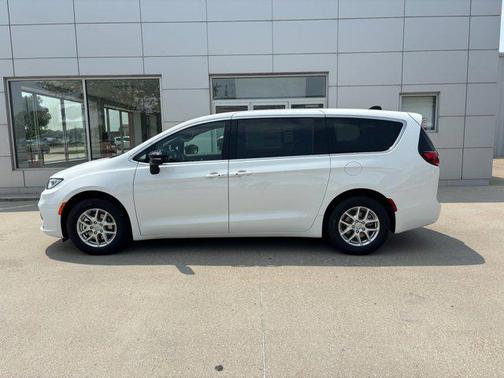 2025 Chrysler Pacifica L