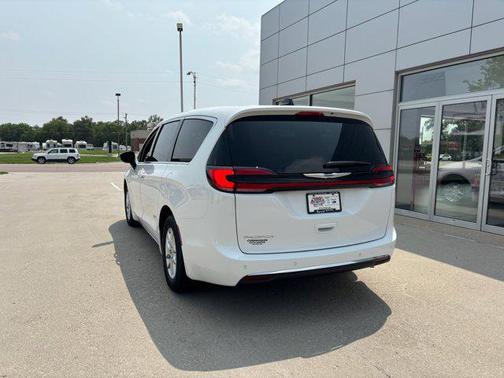 2025 Chrysler Pacifica L
