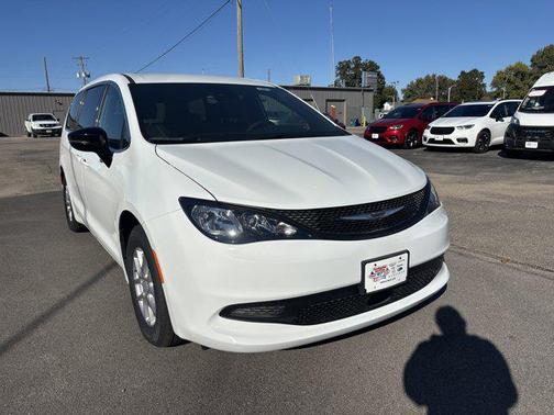 2026 Chrysler Voyager LX
