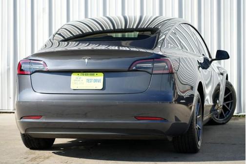 2022 Tesla Model 3 Standard Range
