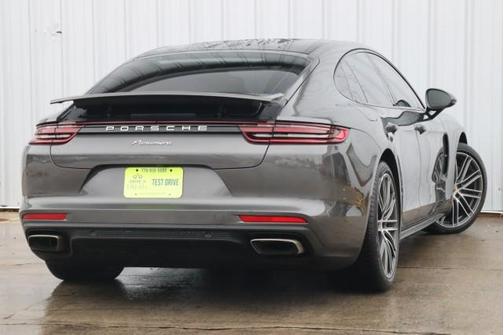 2017 Porsche Panamera S