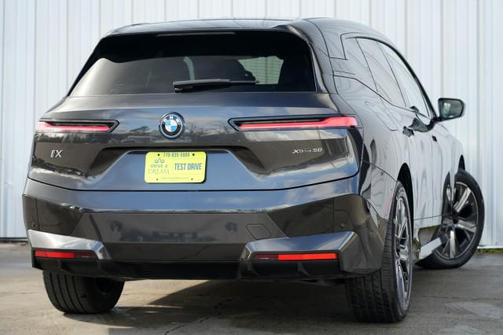 2025 BMW iX xDrive50