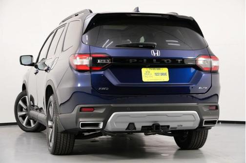 2023 Honda Pilot AWD Elite