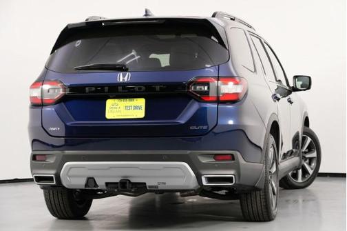 2023 Honda Pilot AWD Elite