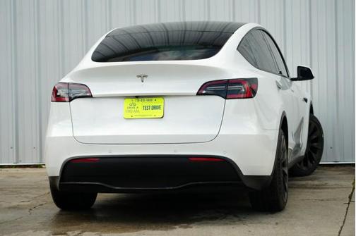 2021 Tesla Model Y Standard Range Rear-Wheel Drive