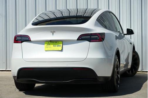 2021 Tesla Model Y Standard Range Rear-Wheel Drive