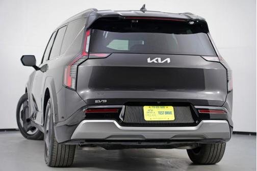 Panthera Metal 2024 Kia EV9 Land