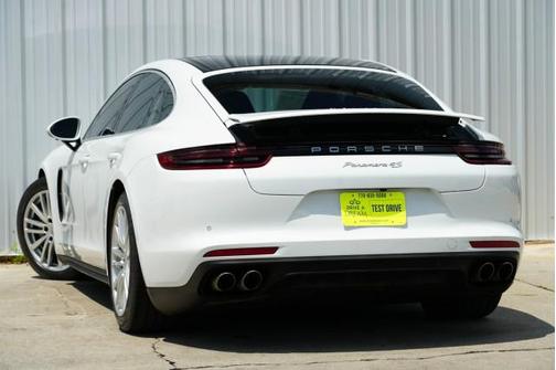 2018 Porsche Panamera 4S