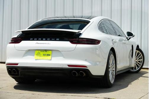 2018 Porsche Panamera 4S
