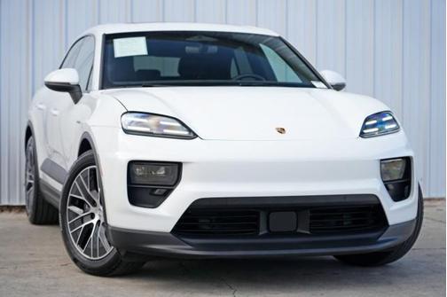 2025 Porsche Macan 4