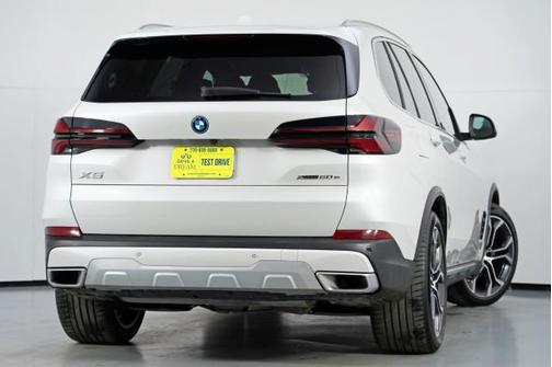 Mineral White Metallic 2024 BMW X5 PHEV xDrive50e