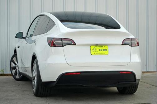 2022 Tesla Model Y Long Range Dual Motor All-Wheel Drive