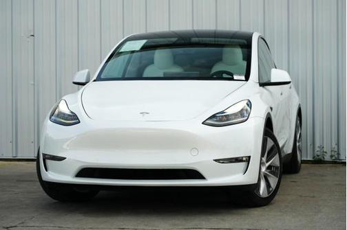 2022 Tesla Model Y Long Range Dual Motor All-Wheel Drive