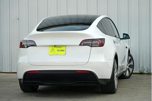 2022 Tesla Model Y Long Range Dual Motor All-Wheel Drive