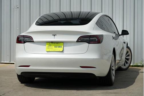 2022 Tesla Model 3 Standard Range