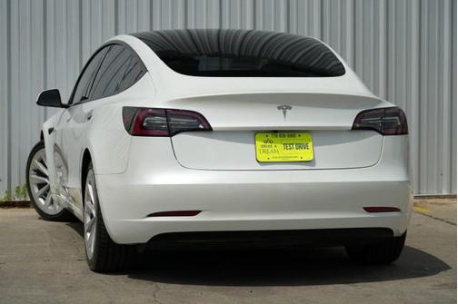 2022 Tesla Model 3 Standard Range