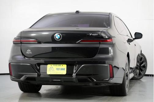 2023 BMW 740 i