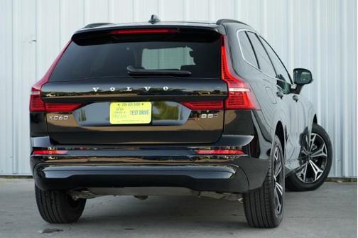 2022 Volvo XC60 B5 Momentum