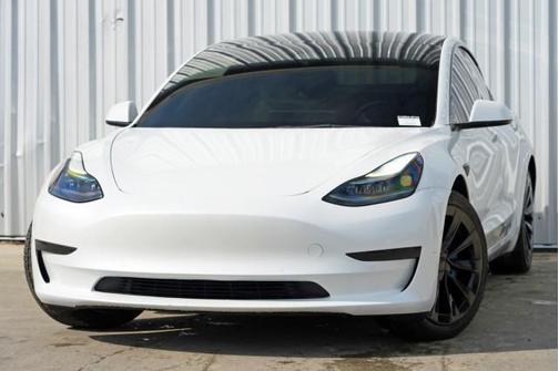 Pearl White Multi-Coat 2022 Tesla Model 3 Standard Range