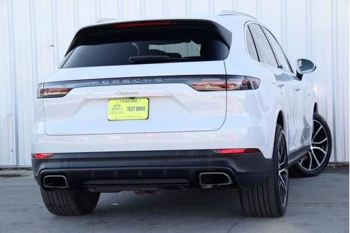 2022 Porsche Cayenne E-Hybrid S