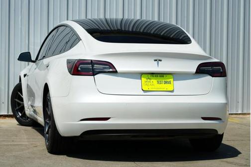 2022 Tesla Model 3 Standard Range