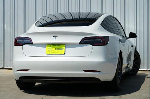 2022 Tesla Model 3 Standard Range