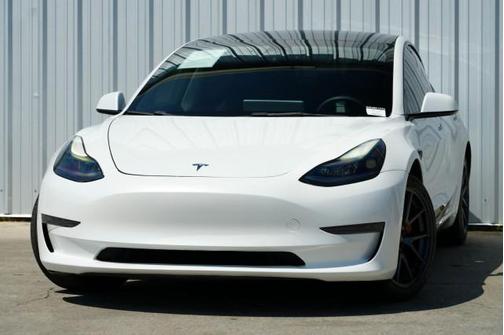 2022 Tesla Model 3 Standard Range