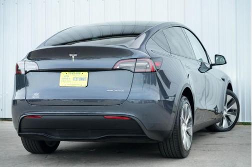 2023 Tesla Model Y Long Range Dual Motor All-Wheel Drive