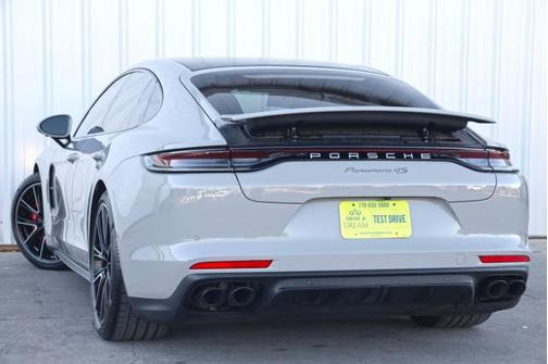 2023 Porsche Panamera 4S