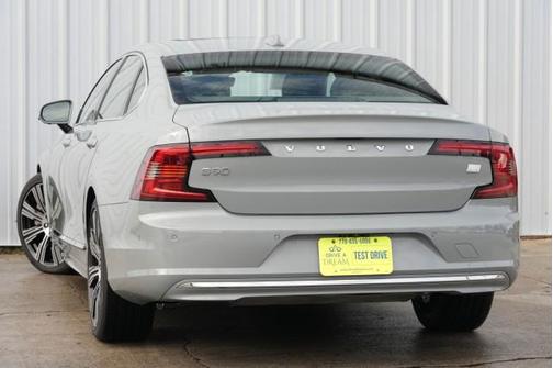 2024 Volvo S90 Recharge Plug-In Hybrid T8 Ultimate