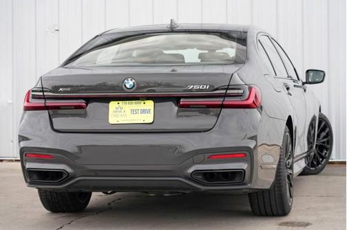 2022 BMW 750 i xDrive