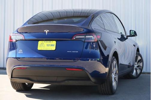 2022 Tesla Model Y Long Range Dual Motor All-Wheel Drive