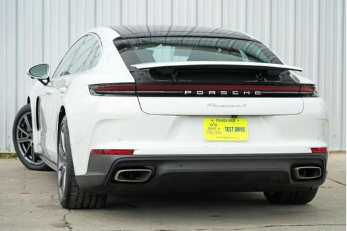 2025 Porsche Panamera 4