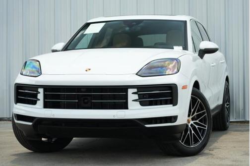 2025 Porsche Cayenne w/ Premium & Technology Packages