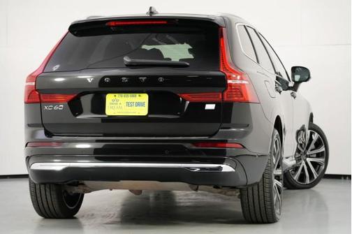 2023 Volvo XC60 Recharge Plug-In Hybrid T8 Ultimate Bright Theme