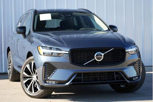 2024 Volvo XC60 B5 Plus Dark Theme