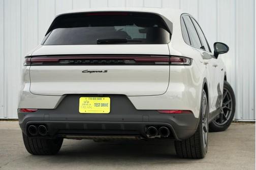 2025 Porsche Cayenne E-Hybrid S