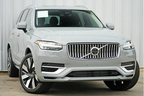 2024 Volvo XC90 Recharge Plug-In Hybrid T8 Ultimate Bright Theme 7-Seater