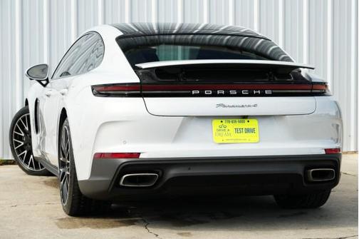 2025 Porsche Panamera 4