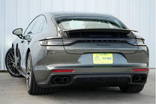 2022 Porsche Panamera Platinum Edition